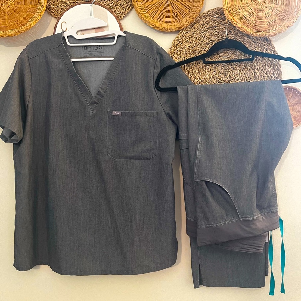 FIGS XL/XL Tall Scrub Set